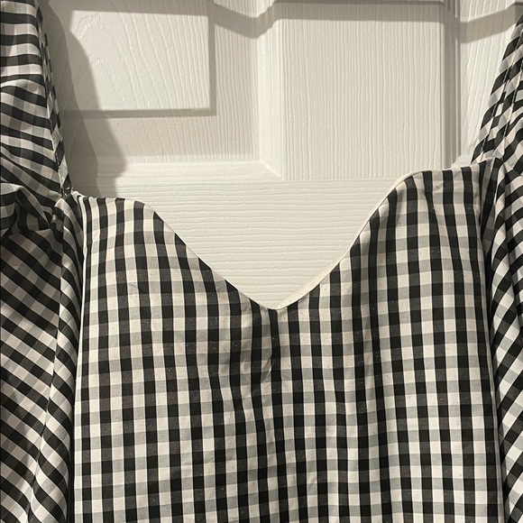 Black and white checked off the shoulder top - Picture 4 of 7